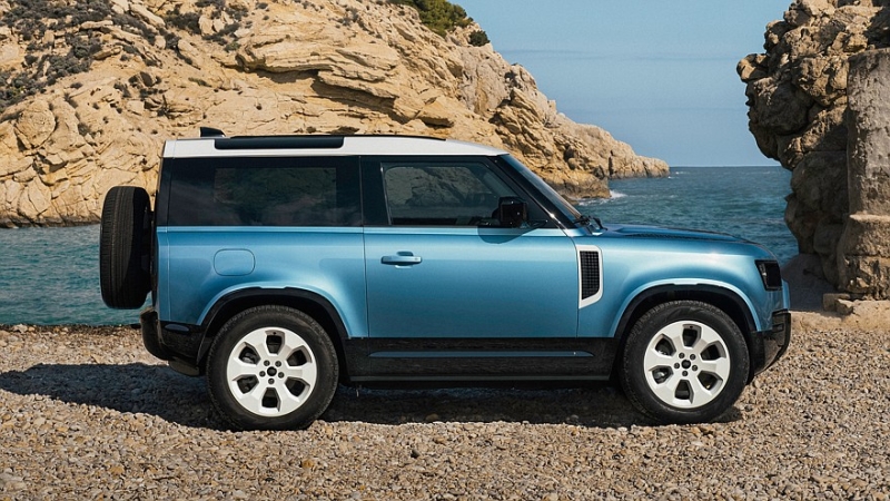 Фееричный внедорожник: Land Rover подготовил спецверсию Defender Eivissa