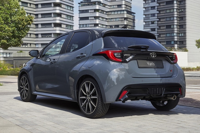 Toyota Yaris GR Sport получил несколько обновок к 2025 модельному году